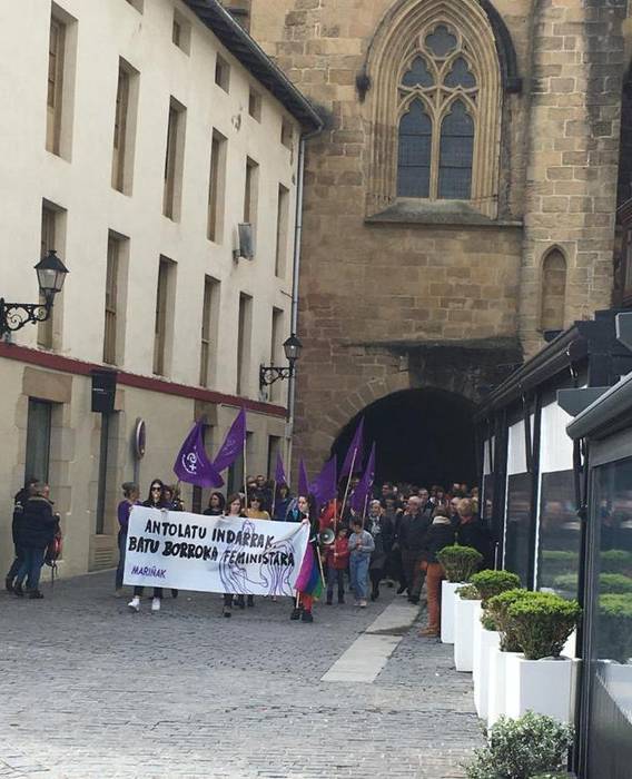 Mariñak Getariako talde feministak herrian gertatutako eraso bat salatu du