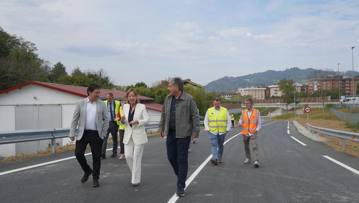 Bihar irekiko dute saihesbideko lehen zatia, Bustinzuriko biribilgunetik Abendañora artekoa