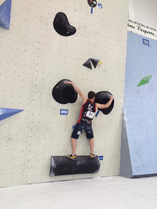 Eneko Carretero finalista izan da jubenil mailako Europako bulder Kopako proban