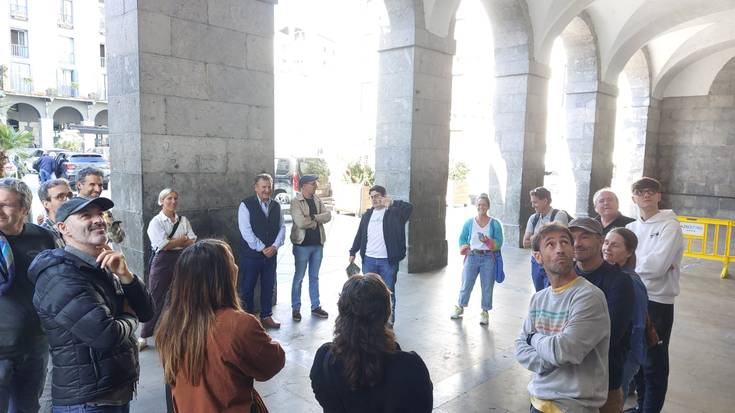 Turismo arloko hainbat eragiletako ordezkariak Azkoitian izan dira gaur