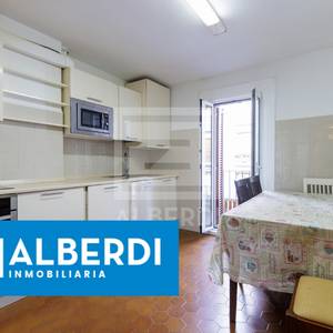 Azkoitiko erdigunean kokaturiko etxebizitza