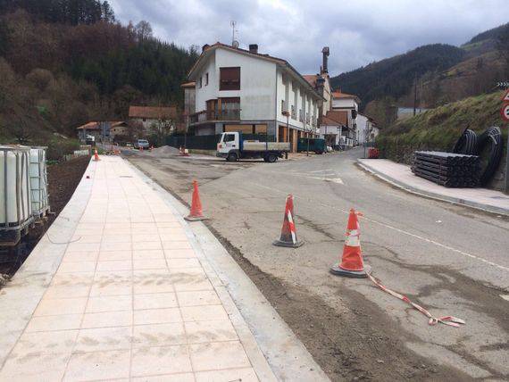 Ur hornidura sarea egokitzeko lanak egiten ari dira Nuarben