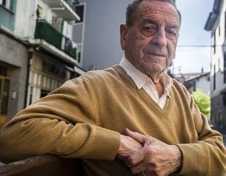 Patxi Etxeberria bertsolaria zendu da