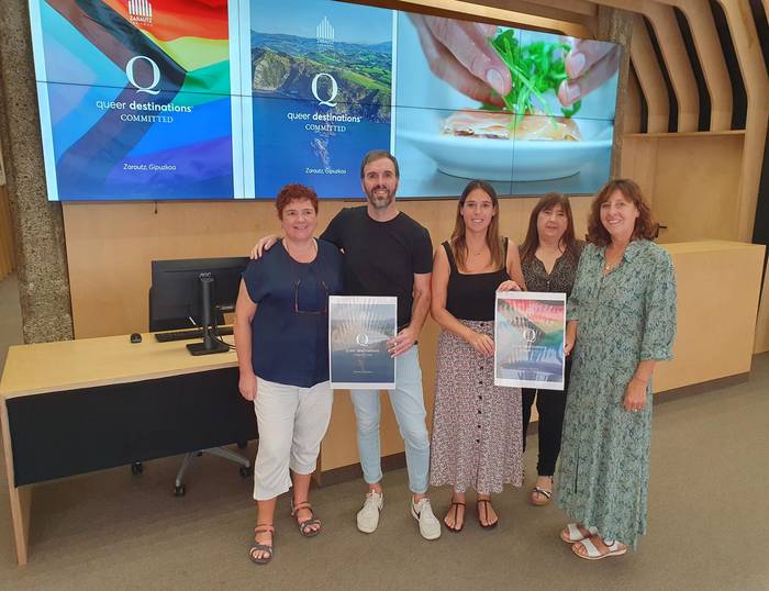 Queer Destinations Commited zigilua lortu du Turismo Bulegoak