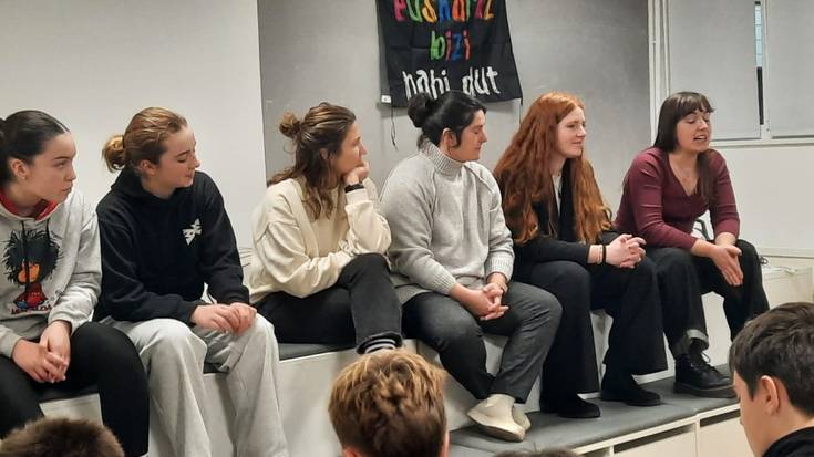 Mahai ingurua LH6en: eraiki dezagun denon artean berdintasuna.