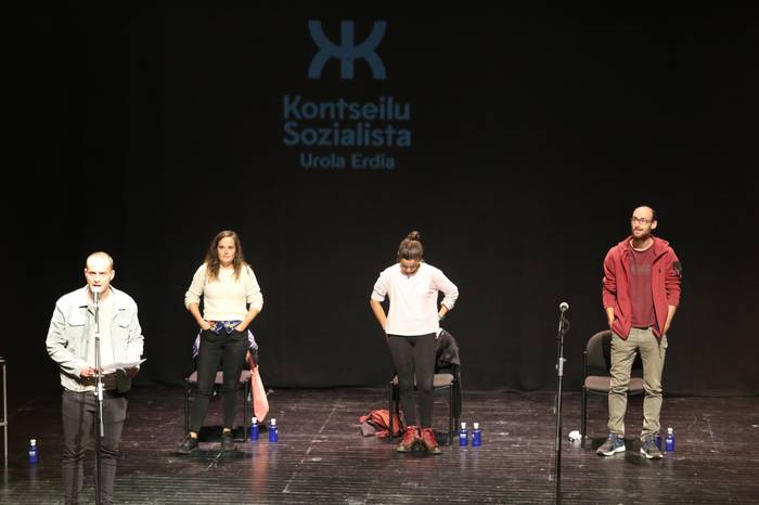 Urola Erdiko Kontseilu Sozialistak antolatutako bertso saioa izan zen ostiralean Azpeitian