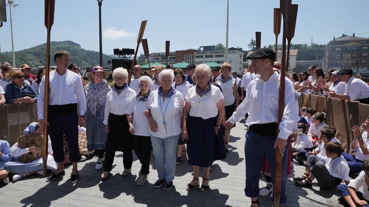 Herriaren aitortza jaso dute Orioko saregileek eta arrantzaleek