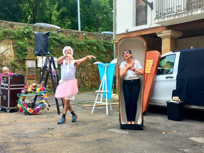 Trapu Zaharraren agurreko ikuskizuna, bihar Odietan