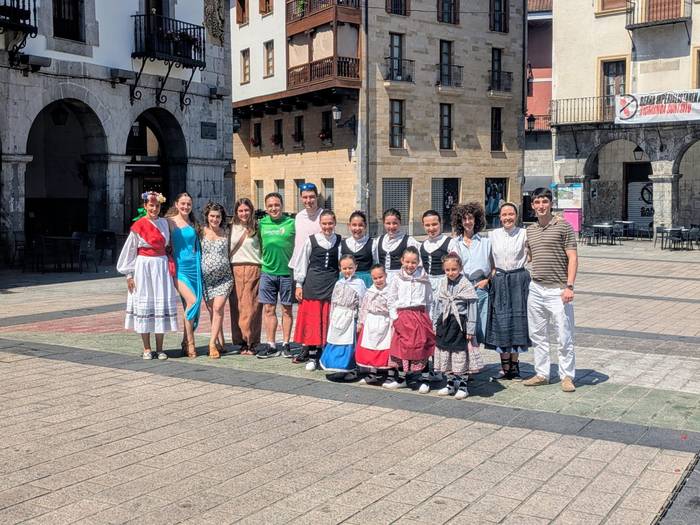 Lau emanaldik osatuko dute aurtengo Azpeitia Dantzan