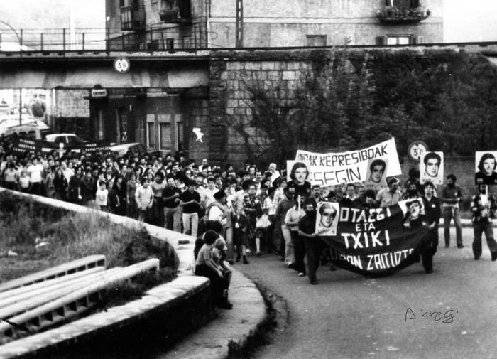 Azken tiroen oihartzunak