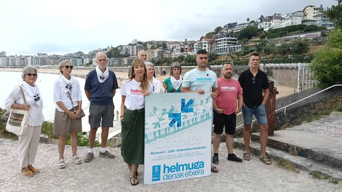 Aurten Zarauzko hondartzan egingo dute euskal preso, iheslari eta deportatuen eskubideen aldeko martxa
