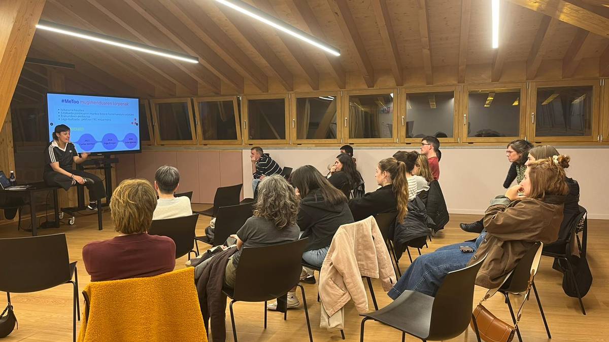 Indarkeria matxistari eta biktimaren babesari buruz hitz egin dute Zarautz jauregian