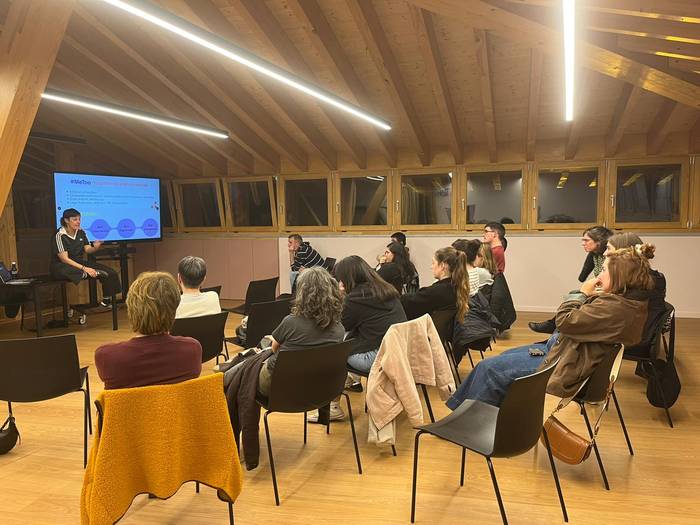 Indarkeria matxistari eta biktimaren babesari buruz hitz egin dute Zarautz jauregian