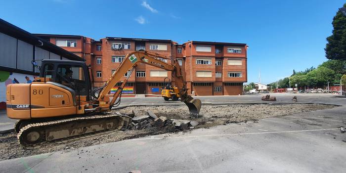 Martxan dira Orokieta ikastetxeko patioko birmoldaketa lanak