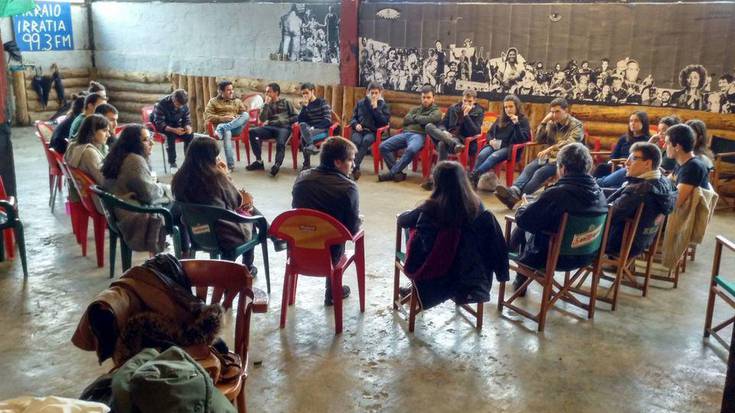 Danda jardunaldietan buru-belarri aritu dira gazteak