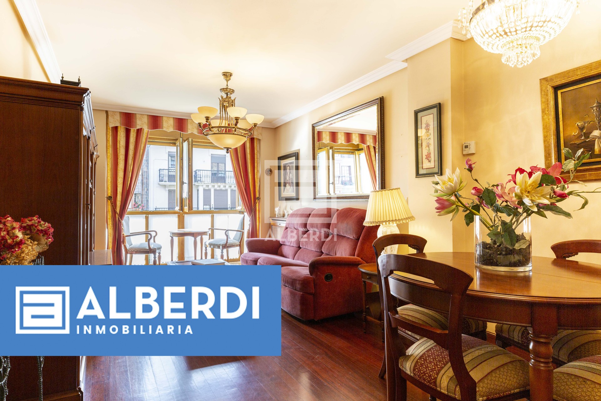 Alberdi Inmobiliaria: Kale Nagusian kokaturiko etxebizitza bikaina