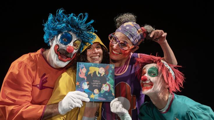 Porrotx, Marimotots, Pupu eta Lore pailazoek 'Zerua lapurtu dute' ikuskizuna eskainiko dute zapatuan