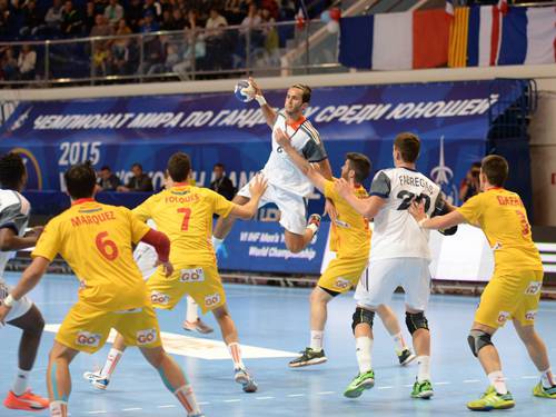 Eta orain brontzezko dominaren bila