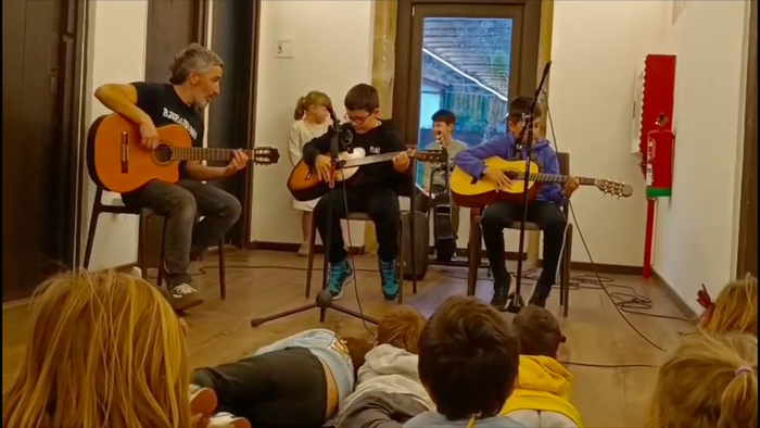Ate irekien jardunaldiak egingo ditu Musika eta Dantza Eskolak datorren astean