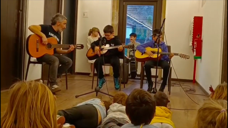 Komentua alaitasunez bete dute Musika eta Dantza Eskolako ikasleek