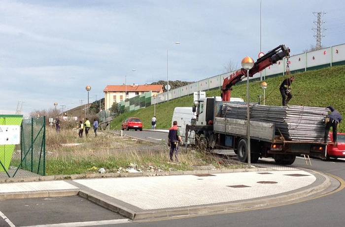 Frontoia eraikitzen hasteko aurrelanak hasi dira