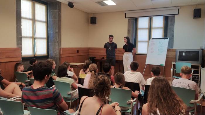 Ume eta gaztetxo andana, Errezilgo Bertso Jasa saioan