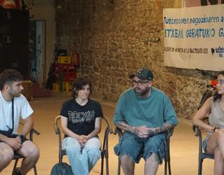 Daniel Scott: "Jabeei esan diegu etxean geratuko garela, legeak babesten gaituela"