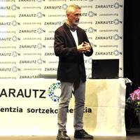 Hitzaldia: 'Demokrazien krisia eta giza eskubideak' hitzaldia