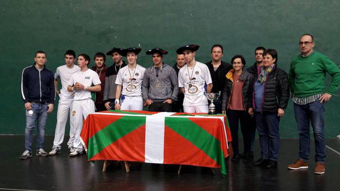 Adonis Gelis zestoarra garaile, Euskal Herriko 22 urtez azpiko binakako txapelketan