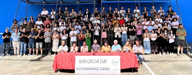 Elkarretaratzea deitu du Larrainak ostegunerako