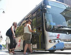 Larunbatean sinadura bilketa egingo dute Getarian Amarako autobus geltokia berrezartzeko eskatzeko