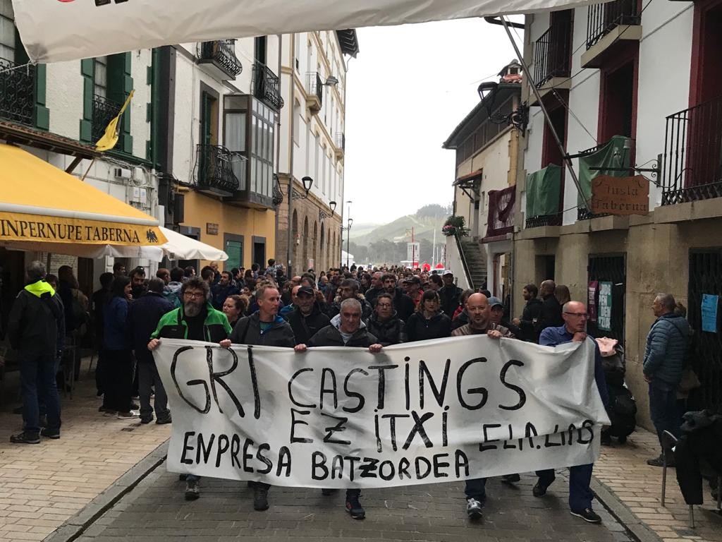 Santelmoak hastearekin batera, GRI Castings enpresaren itxieraren aurka mobilizatu dira Zumaian