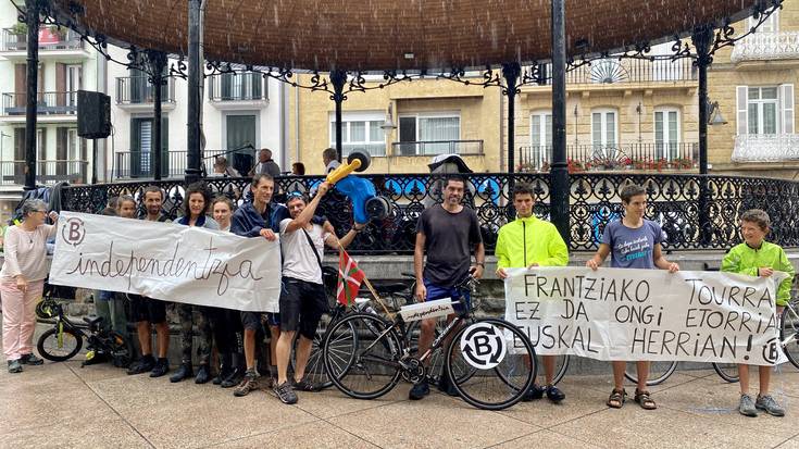 Independentziaren alde Euskal Herriko bira iritsi da Zarautzera