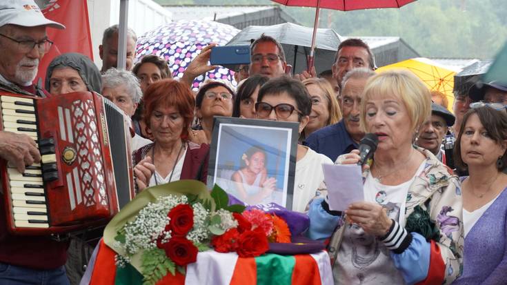 Agur bero eta jendetsua egin diote Arantza Arrutiri