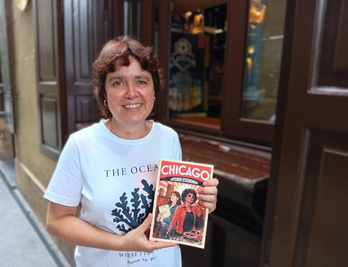 'Chicago' nobela kaleratu du Aitziber Etxeberriak