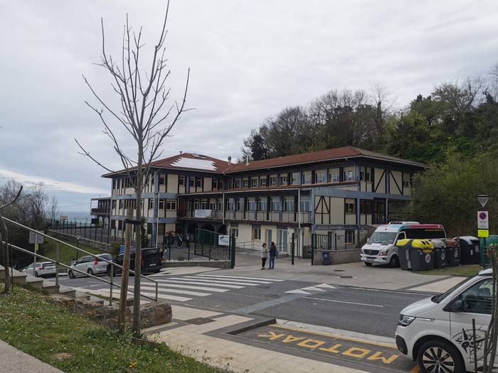 Iturzaeta eskolako argiteria aldatzeko lanak lehiaketara atera ditu Getariako Udalak