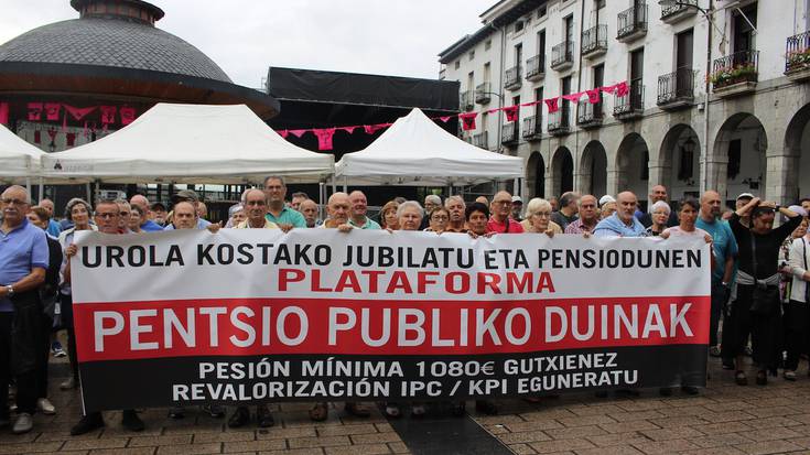 Eskualdeko pentsiodunek elkarretaratzea egin dute Azpeitin