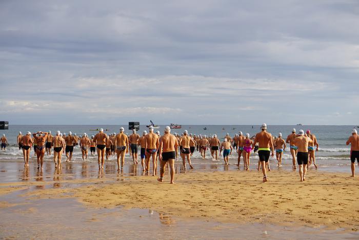 Itsas baldintza onekin egin da Zarautz-Mollarri-Zarautz zeharkaldia