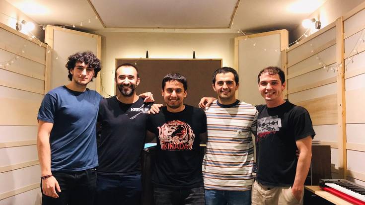 'Ez dago salbu inor', Biderbost taldearen lehen abestia