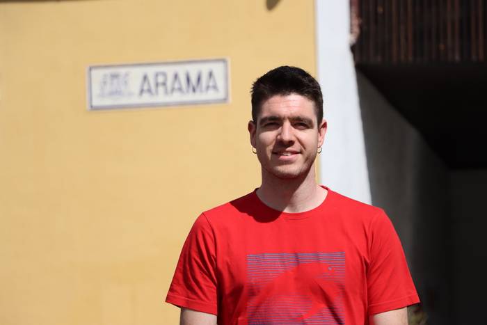 Iker Irribarria pilotari ohiak zabalduko du Añotako aurtengo txotx denboraldia