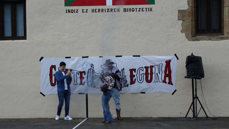 Gogotsu ekin diote Aizarnazabalen Gazte Eguna ospatzeari