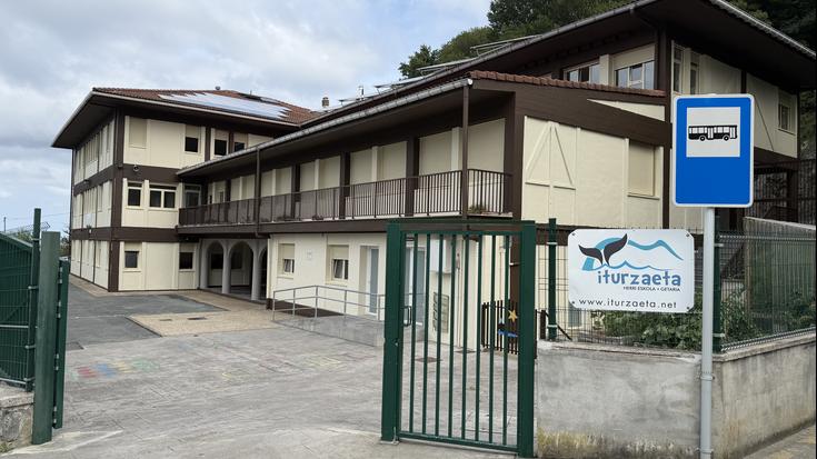 Iturzaeta Herri Eskolako berritze-lanak amaitu dituzte