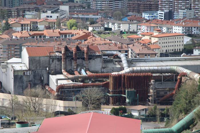 Arantxa Tapia sailburuak "700 lanpostu arriskuan" jartzea egotzi dio Azpeitiko Udalari