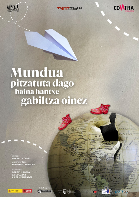 Haur antzerkia: Ttanttakaren 'Mundua pitzatuta dago baina hantxe gabiltza oinez'