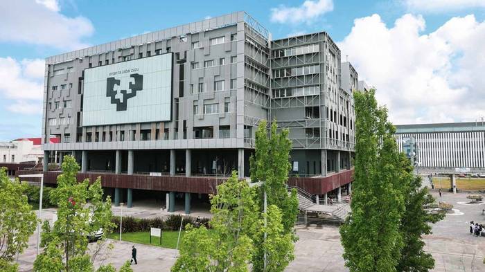 Unibertsitatearen defentsan