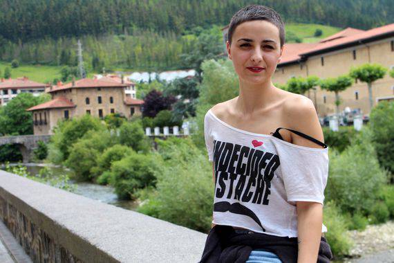 Erika Olaizola: "Frankismoaren auzi sinbolikoa da 'Francoren bilobari gutuna' obra"
