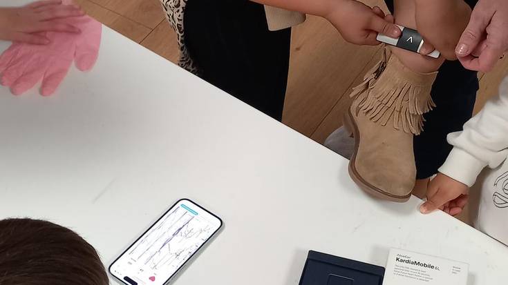 Familiak gelan: gorputza lantzen LH 1en