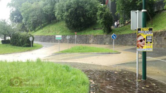 Ekaitz labur eta bortitz batek astindu du Zarautz
