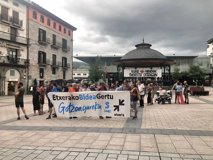 Euskal presoen eskubideak aldarrikatu dituzte hainbat lagunek ekaineko azken ostiralean