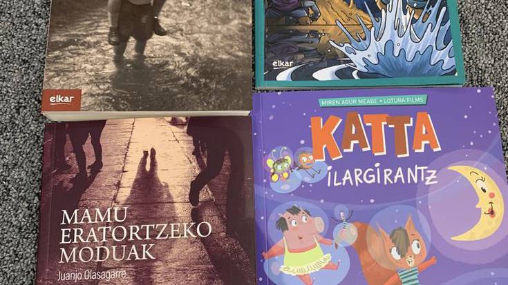 Elkar argitaletxeak emandako liburu sortak badu sariduna